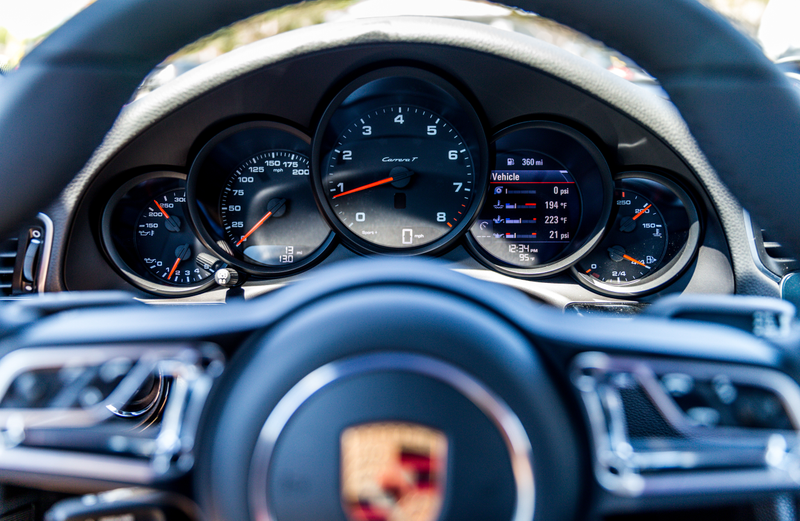 Illustration for article titled The 2018 Porsche 911 Carrera T Is the Perfect 911 If You Can’t Afford a GT3